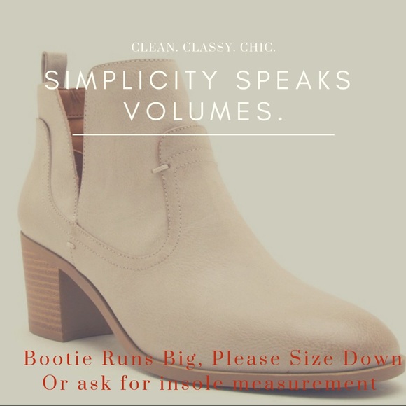 Qupid Stone White Slip-On Western Booties Sz 10 - Picture 3 of 8